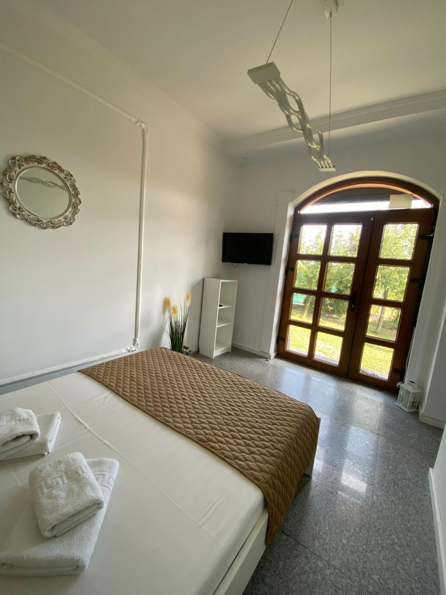 אוטופן Ami Residence Bucharest Airport&Therme&Parking מראה חיצוני תמונה